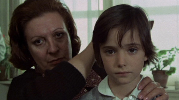 Cría Cuervos (1976) španski filmovi